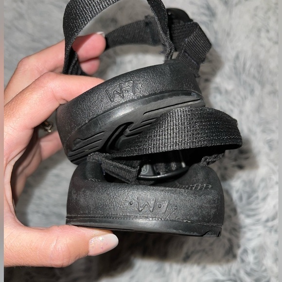 Chaco Z/2 Classic - Women's Size 7 - Picture 7 of 8